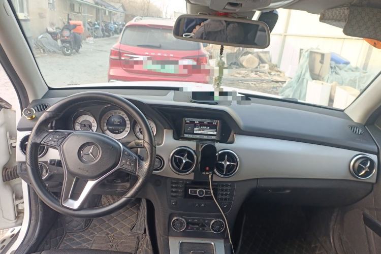 Used Mercedes-Benz GLK-Class 2013 Facelift GLK 300 4MATIC Fashion Edition Center Console