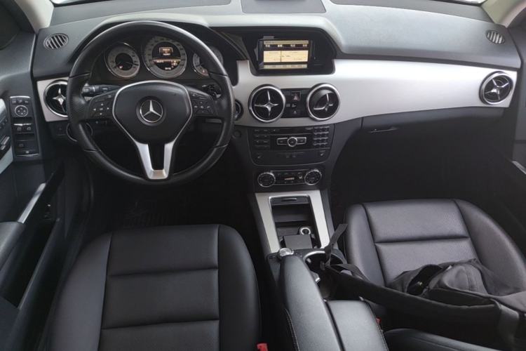 Used Mercedes-Benz GLK-Class 2013 GLK 300 4MATIC Fashion Model Center Console