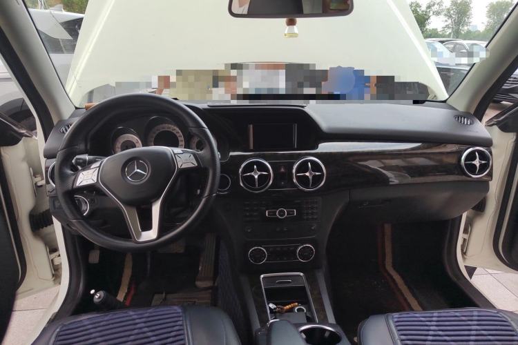 Used Mercedes-Benz GLK-Class 2013 GLK 300 4MATIC Dynamic Sunroof Model Center Console