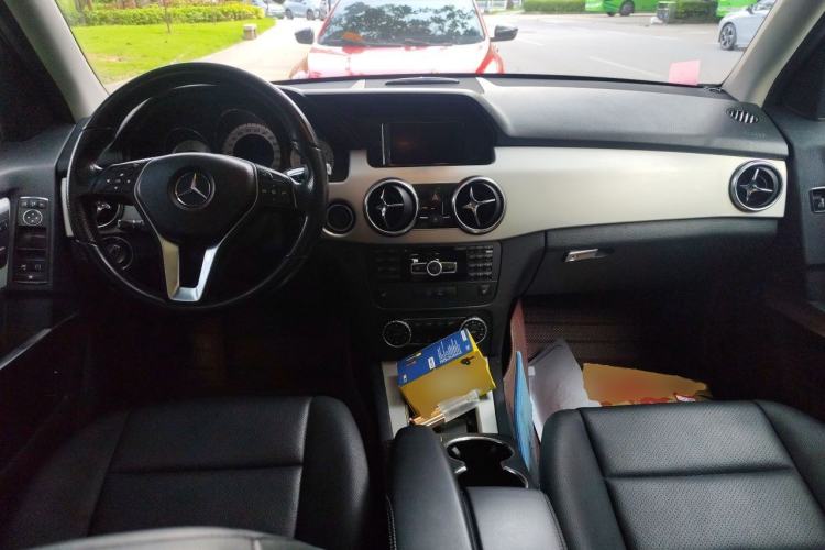 Used Mercedes-Benz GLK-Class 2013 GLK 300 4MATIC Fashion Model Center Console