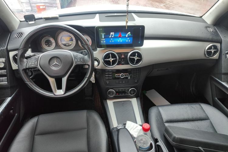 Used Mercedes-Benz GLK-Class 2013 GLK 300 4MATIC Dynamic Sunroof Model Center Console