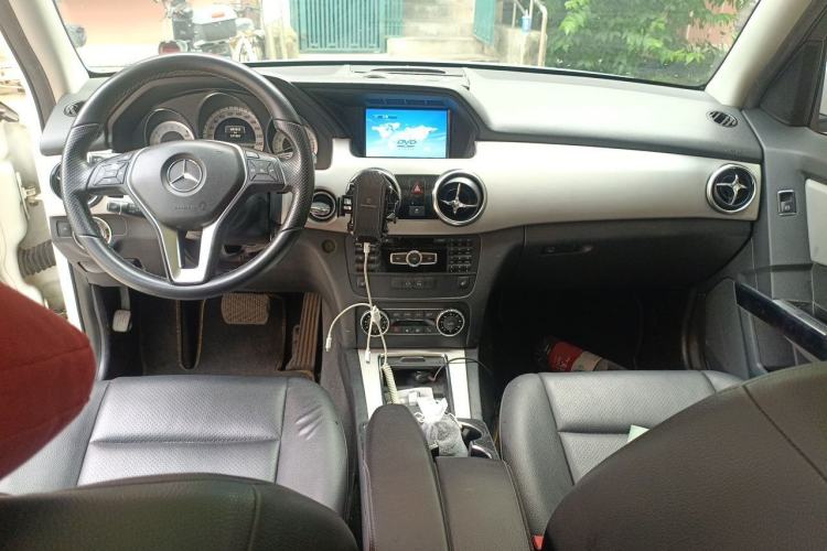 Used Mercedes-Benz GLK-Class 2013 GLK 300 4MATIC Fashion Model Center Console