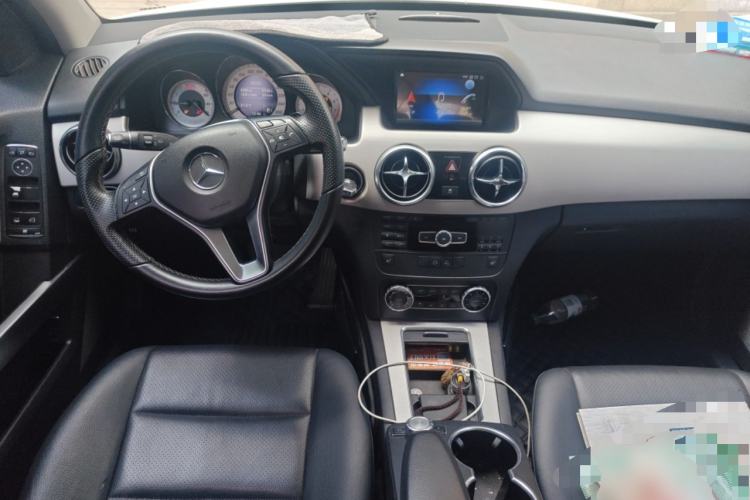 Used Mercedes-Benz GLK-Class 2013 GLK 300 4MATIC Dynamic Sunroof Model Center Console