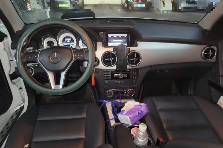 Used Mercedes-Benz GLK-Class 2013 GLK 300 4MATIC Fashion Model Center Console