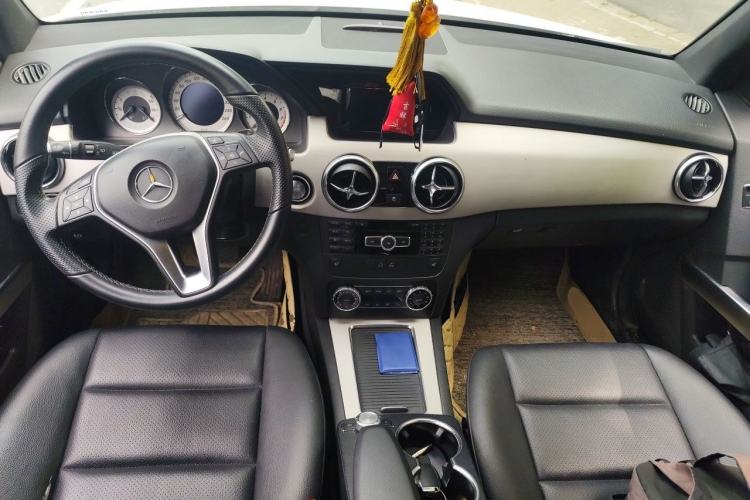 Used Mercedes-Benz GLK-Class 2013 Facelift GLK 300 4MATIC Fashion Edition Center Console