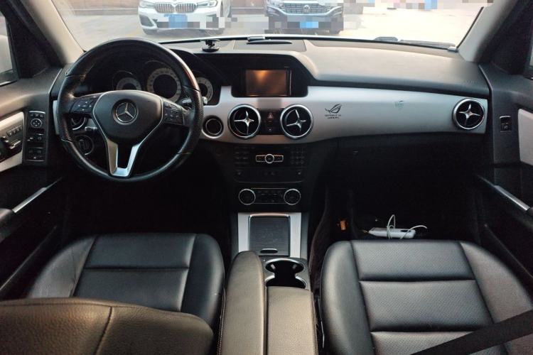 Used Mercedes-Benz GLK-Class 2013 GLK 300 4MATIC Dynamic Sunroof Model Center Console