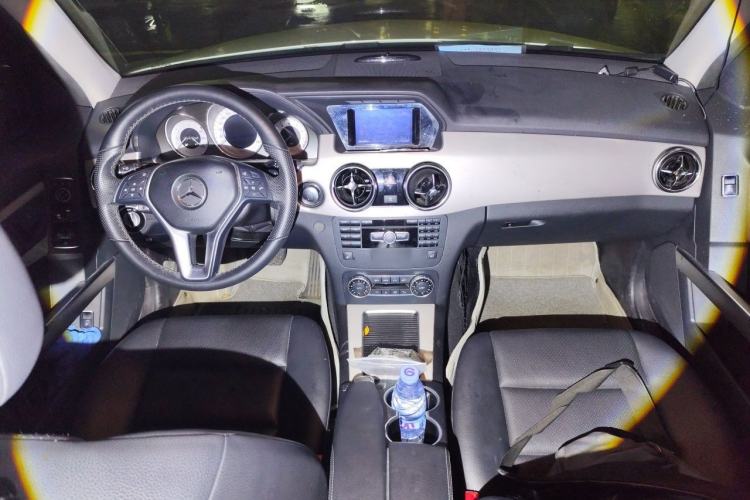 Used Mercedes-Benz GLK-Class 2013 Facelift GLK 300 4MATIC Fashion Edition Center Console