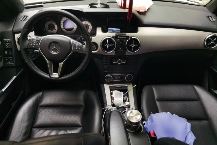 Used Mercedes-Benz GLK-Class 2013 GLK 300 4MATIC Luxury Model Center Console