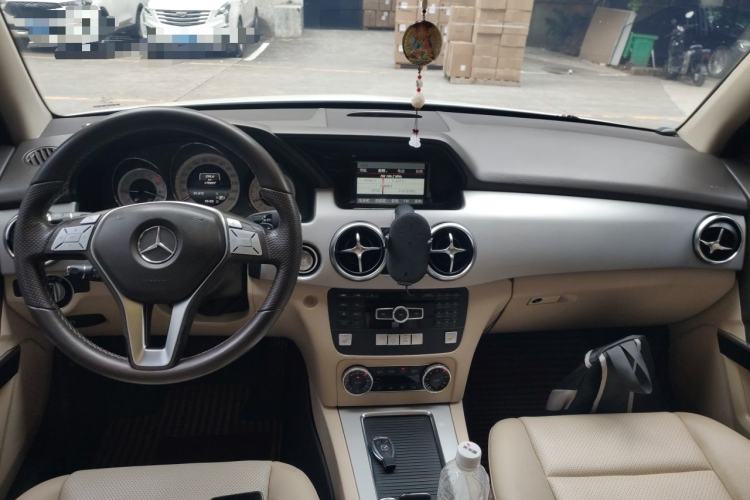 Used Mercedes-Benz GLK-Class 2013 Facelift GLK 300 4MATIC Fashion Edition Center Console