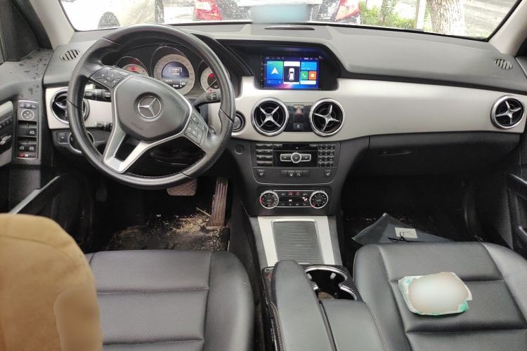 Used Mercedes-Benz GLK-Class 2013 Facelift GLK 300 4MATIC Fashion Edition Center Console
