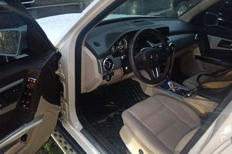 Used Mercedes-Benz GLK-Class 2013 GLK 300 4MATIC Dynamic Edition Driver Seat