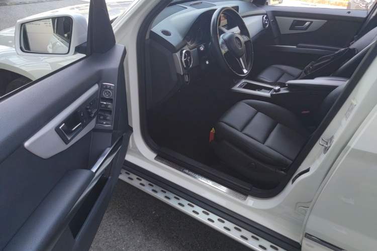 Used Mercedes-Benz GLK-Class 2013 GLK 300 4MATIC Fashion Model Driver Seat