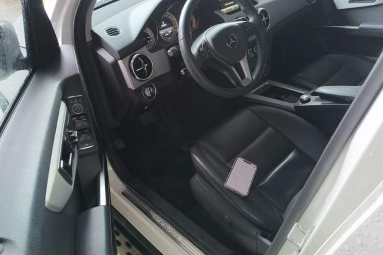 Used Mercedes-Benz GLK-Class 2013 GLK 300 4MATIC Dynamic Sunroof Model Driver Seat