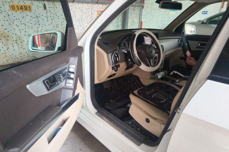 Used Mercedes-Benz GLK-Class 2013 GLK 300 4MATIC Dynamic Edition Driver Seat