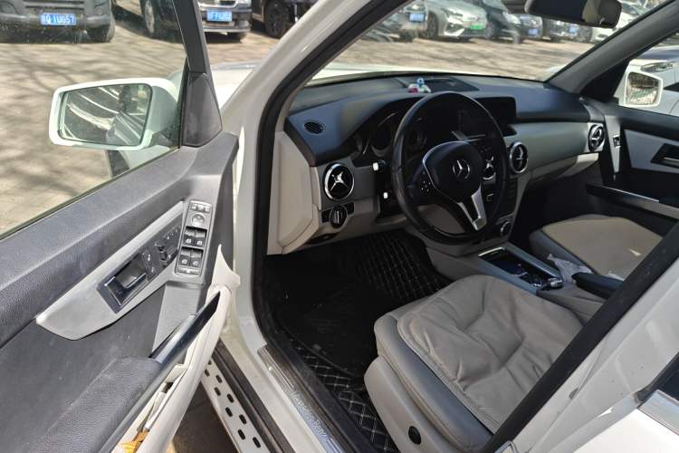 Used Mercedes-Benz GLK-Class 2013 Facelift GLK 300 4MATIC Fashion Edition Driver Seat