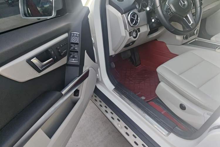 Used Mercedes-Benz GLK-Class 2013 GLK 300 4MATIC Dynamic Sunroof Model Driver Seat