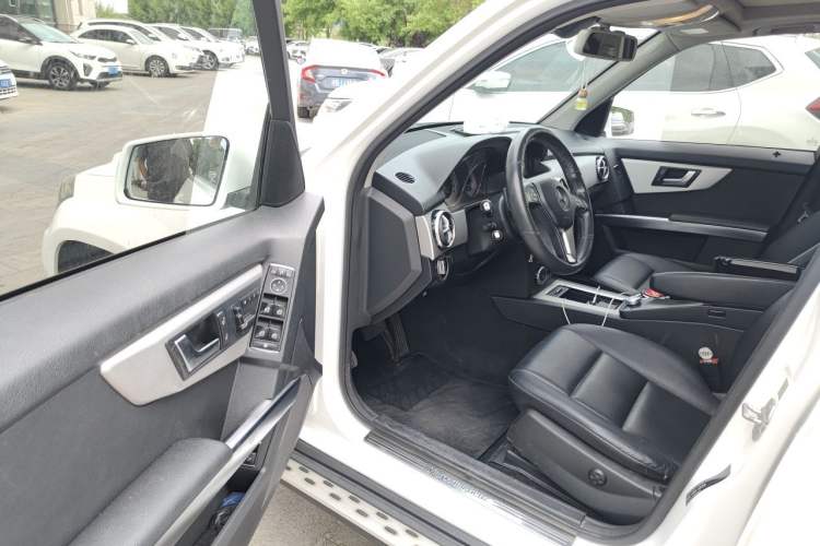 Used Mercedes-Benz GLK-Class 2013 GLK 300 4MATIC Dynamic Edition Driver Seat