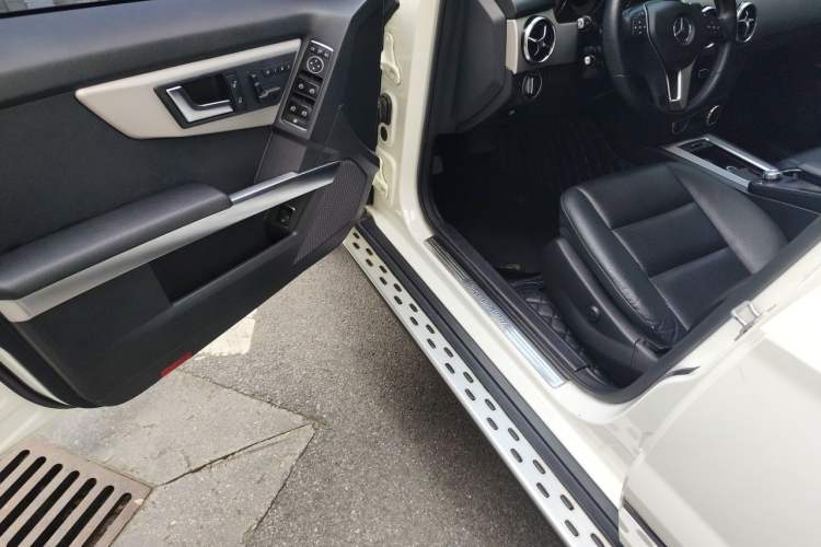 Used Mercedes-Benz GLK-Class 2013 Facelift GLK 300 4MATIC Fashion Edition Driver Seat