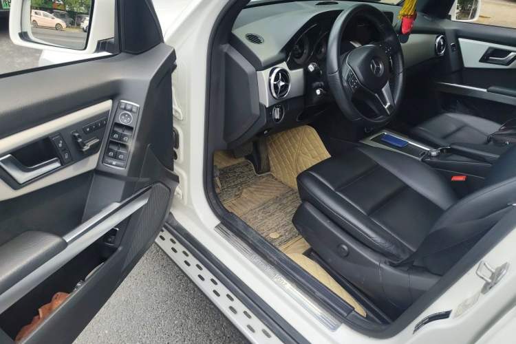 Used Mercedes-Benz GLK-Class 2013 Facelift GLK 300 4MATIC Fashion Edition Driver Seat