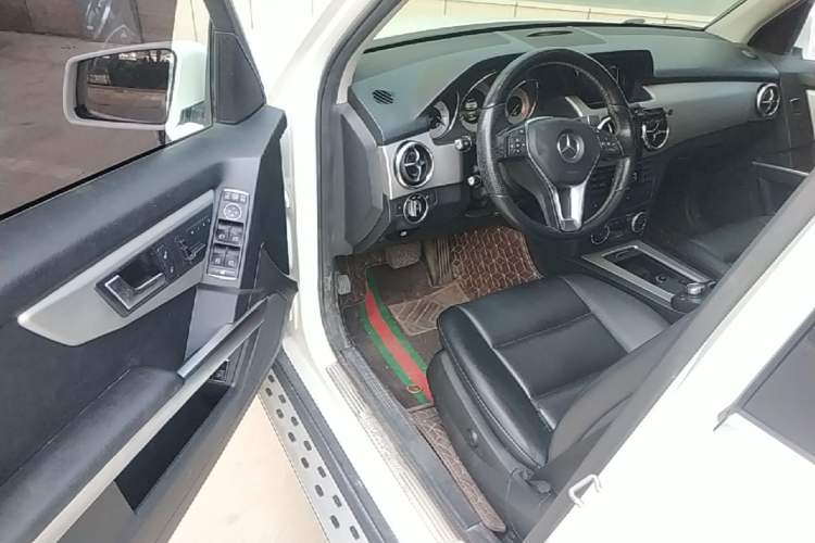 Used Mercedes-Benz GLK-Class 2013 GLK 300 4MATIC Dynamic Sunroof Model Driver Seat