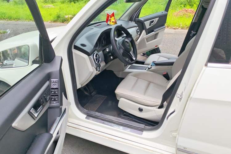 Used Mercedes-Benz GLK-Class 2013 GLK 300 4MATIC Dynamic Sunroof Model Driver Seat