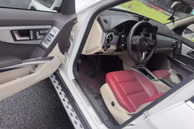 Used Mercedes-Benz GLK-Class 2013 GLK 300 4MATIC Dynamic Sunroof Model Driver Seat