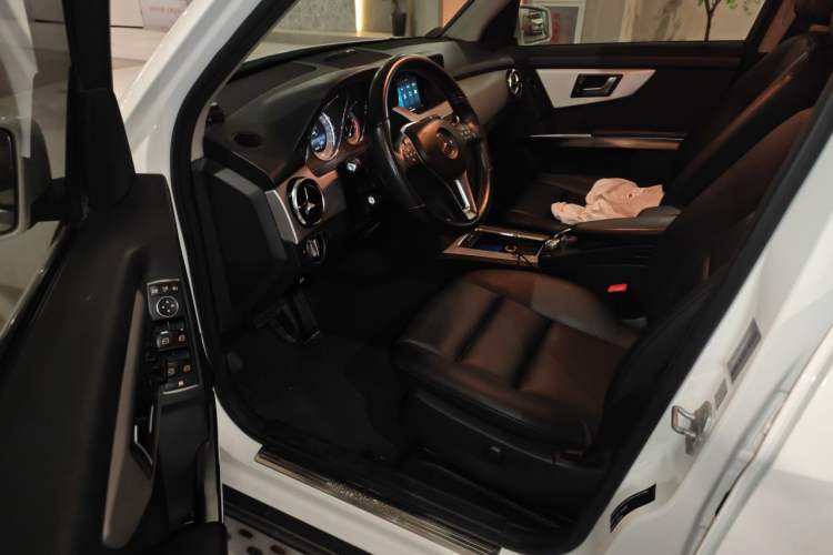 Used Mercedes-Benz GLK-Class 2013 GLK 300 4MATIC Dynamic Sunroof Model Driver Seat
