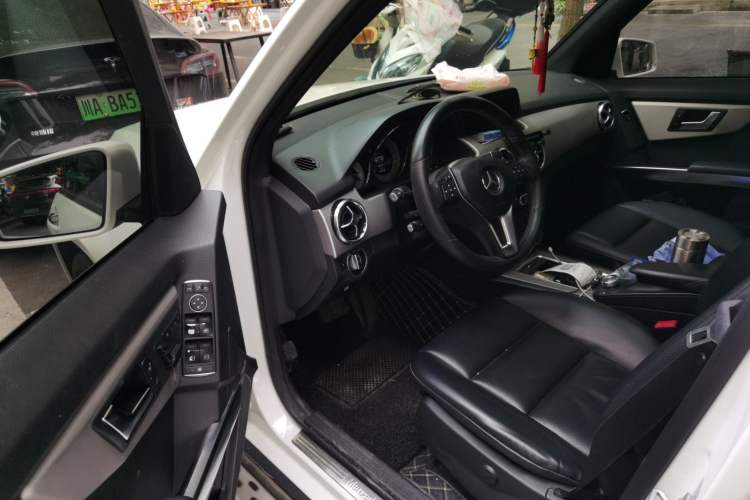 Used Mercedes-Benz GLK-Class 2013 GLK 300 4MATIC Luxury Model Driver Seat