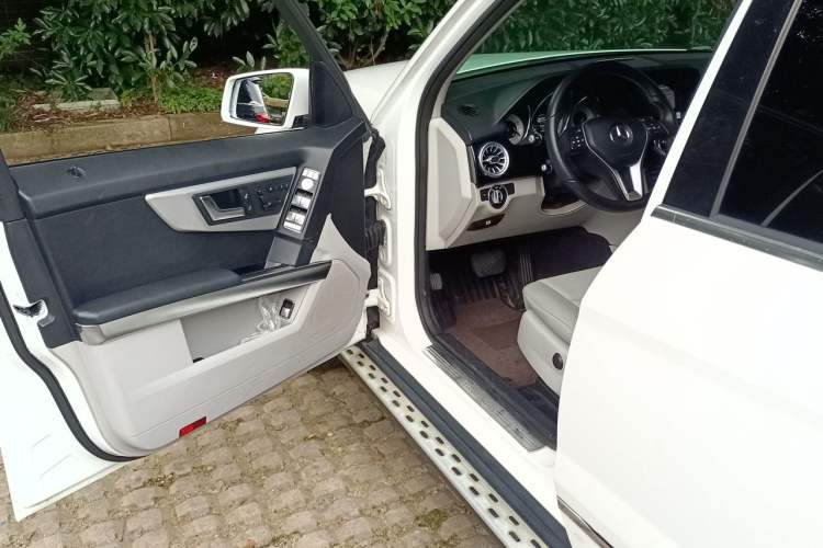 Used Mercedes-Benz GLK-Class 2013 Facelift GLK 300 4MATIC Fashion Edition Driver Seat
