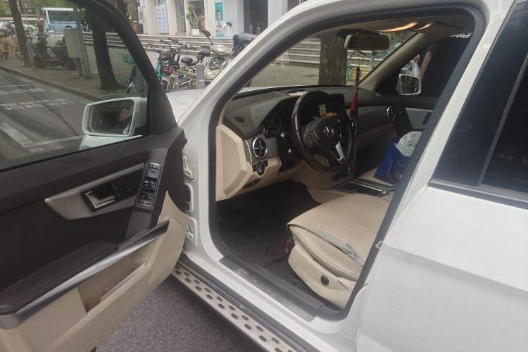 Used Mercedes-Benz GLK-Class 2013 GLK 300 4MATIC Dynamic Edition Driver Seat