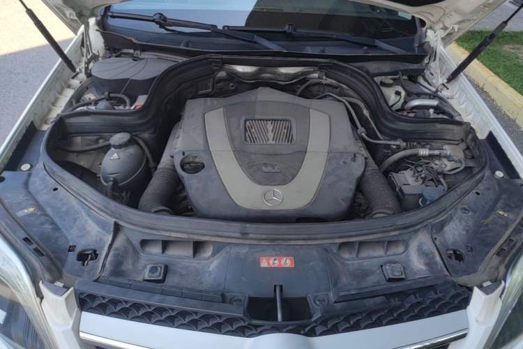 Used Mercedes-Benz GLK-Class 2013 GLK 300 4MATIC Fashion Model Engine Bay