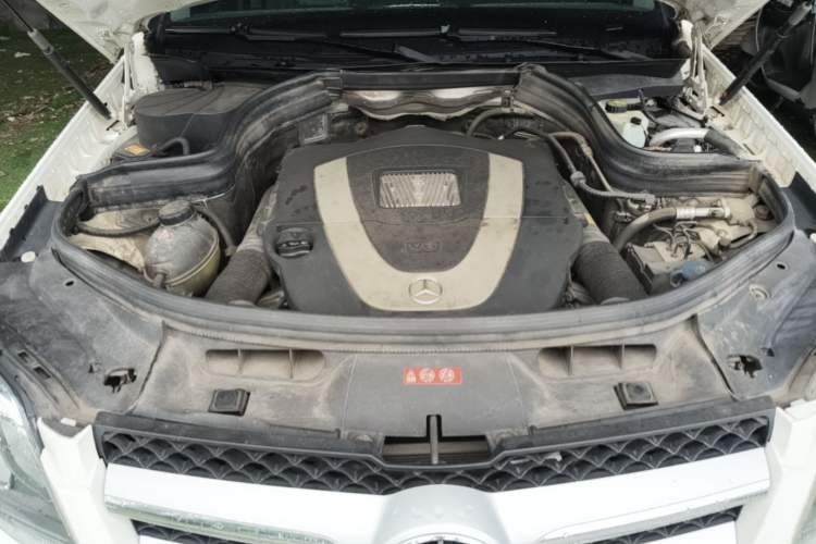 Used Mercedes-Benz GLK-Class 2013 GLK 300 4MATIC Dynamic Sunroof Model Engine Bay