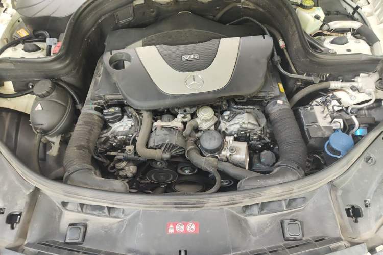 Used Mercedes-Benz GLK-Class 2013 GLK 300 4MATIC Dynamic Edition Engine Bay