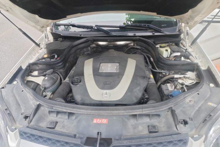 Used Mercedes-Benz GLK-Class 2013 Facelift GLK 300 4MATIC Fashion Edition Engine Bay