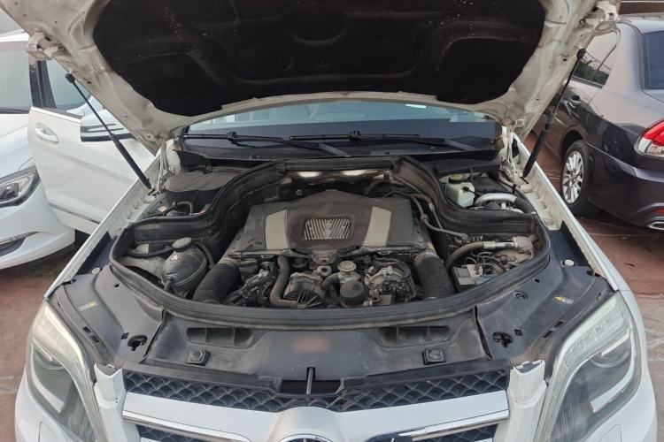 Used Mercedes-Benz GLK-Class 2013 GLK 300 4MATIC Fashion Model Engine Bay