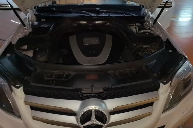 Used Mercedes-Benz GLK-Class 2013 GLK 300 4MATIC Fashion Model Engine Bay