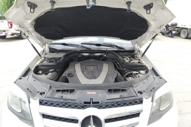Used Mercedes-Benz GLK-Class 2013 GLK 300 4MATIC Dynamic Edition Engine Bay