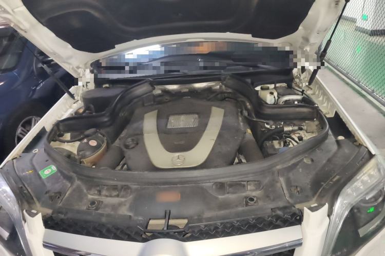 Used Mercedes-Benz GLK-Class 2013 GLK 300 4MATIC Fashion Model Engine Bay