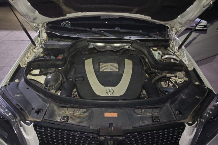 Used Mercedes-Benz GLK-Class 2013 GLK 300 4MATIC Luxury Model Engine Bay