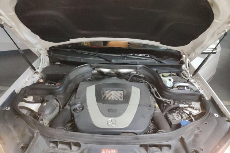 Used Mercedes-Benz GLK-Class 2013 GLK 300 4MATIC Dynamic Sunroof Model Engine Bay