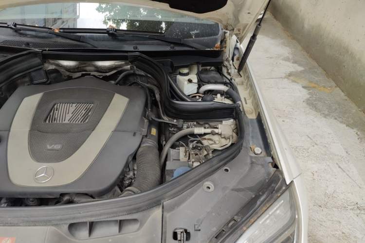 Used Mercedes-Benz GLK-Class 2013 GLK 300 4MATIC Luxury Model Engine Bay Left