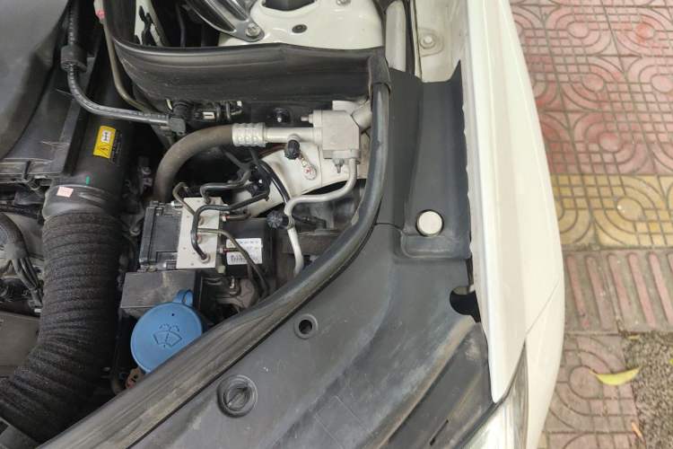 Used Mercedes-Benz GLK-Class 2013 GLK 300 4MATIC Dynamic Edition Engine Bay Left