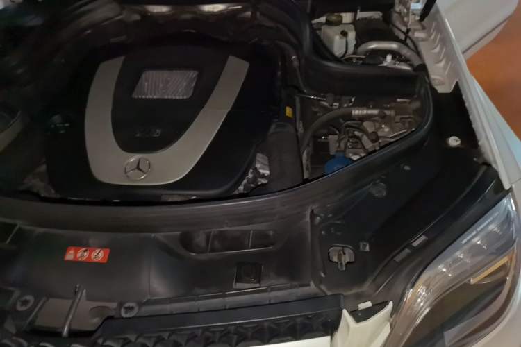 Used Mercedes-Benz GLK-Class 2013 GLK 300 4MATIC Fashion Model Engine Bay Left