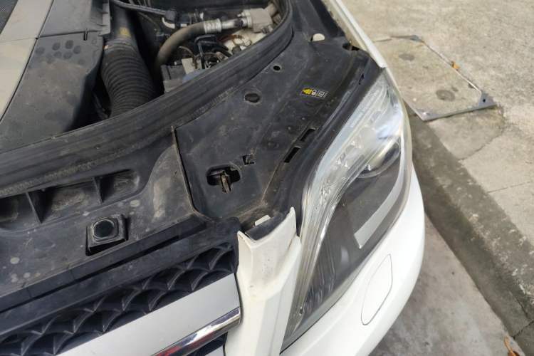 Used Mercedes-Benz GLK-Class 2013 GLK 300 4MATIC Fashion Model Engine Bay Left