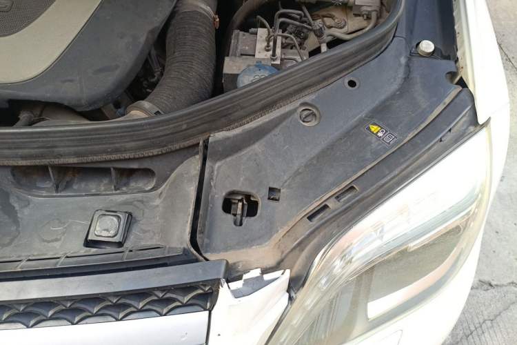 Used Mercedes-Benz GLK-Class 2013 GLK 300 4MATIC Fashion Model Engine Bay Left
