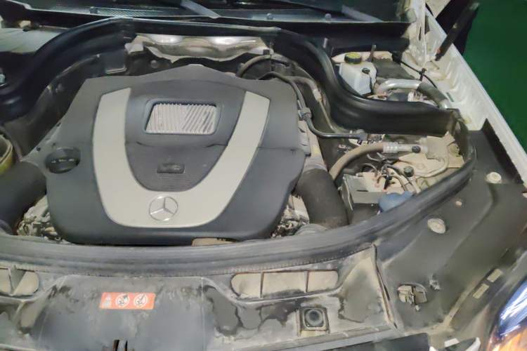 Used Mercedes-Benz GLK-Class 2013 GLK 300 4MATIC Dynamic Sunroof Model Engine Bay Left
