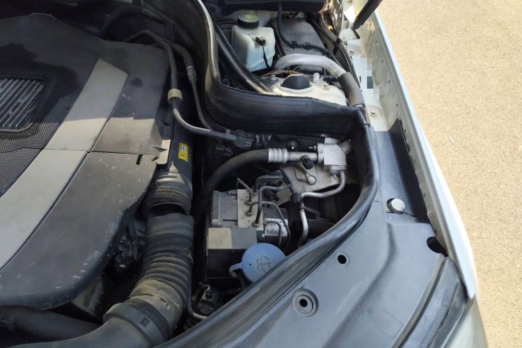 Used Mercedes-Benz GLK-Class 2013 Facelift GLK 300 4MATIC Fashion Edition Engine Bay Left