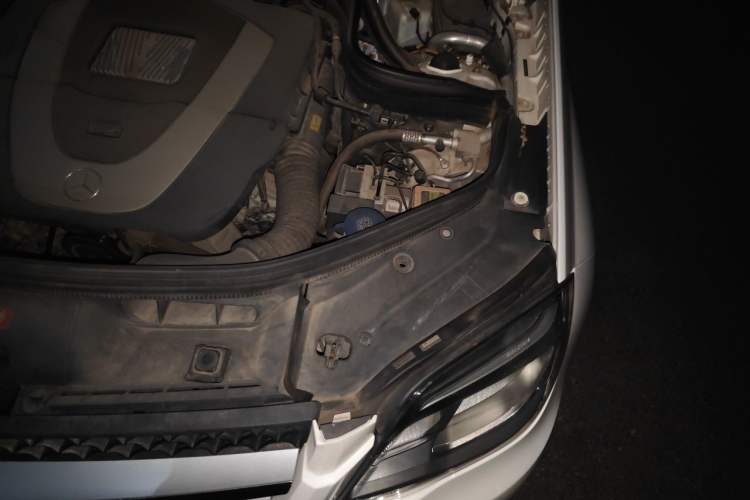 Used Mercedes-Benz GLK-Class 2013 GLK 300 4MATIC Dynamic Sunroof Model Engine Bay Left