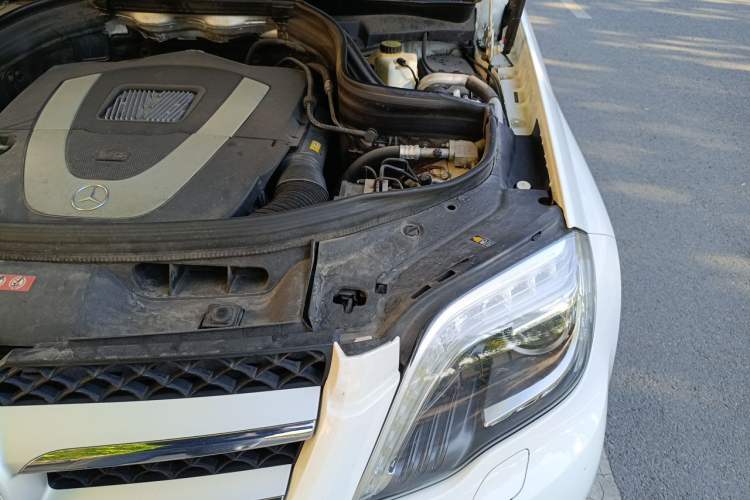 Used Mercedes-Benz GLK-Class 2013 GLK 300 4MATIC Luxury Model Engine Bay Left