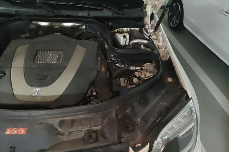 Used Mercedes-Benz GLK-Class 2013 Facelift GLK 300 4MATIC Fashion Edition Engine Bay Left